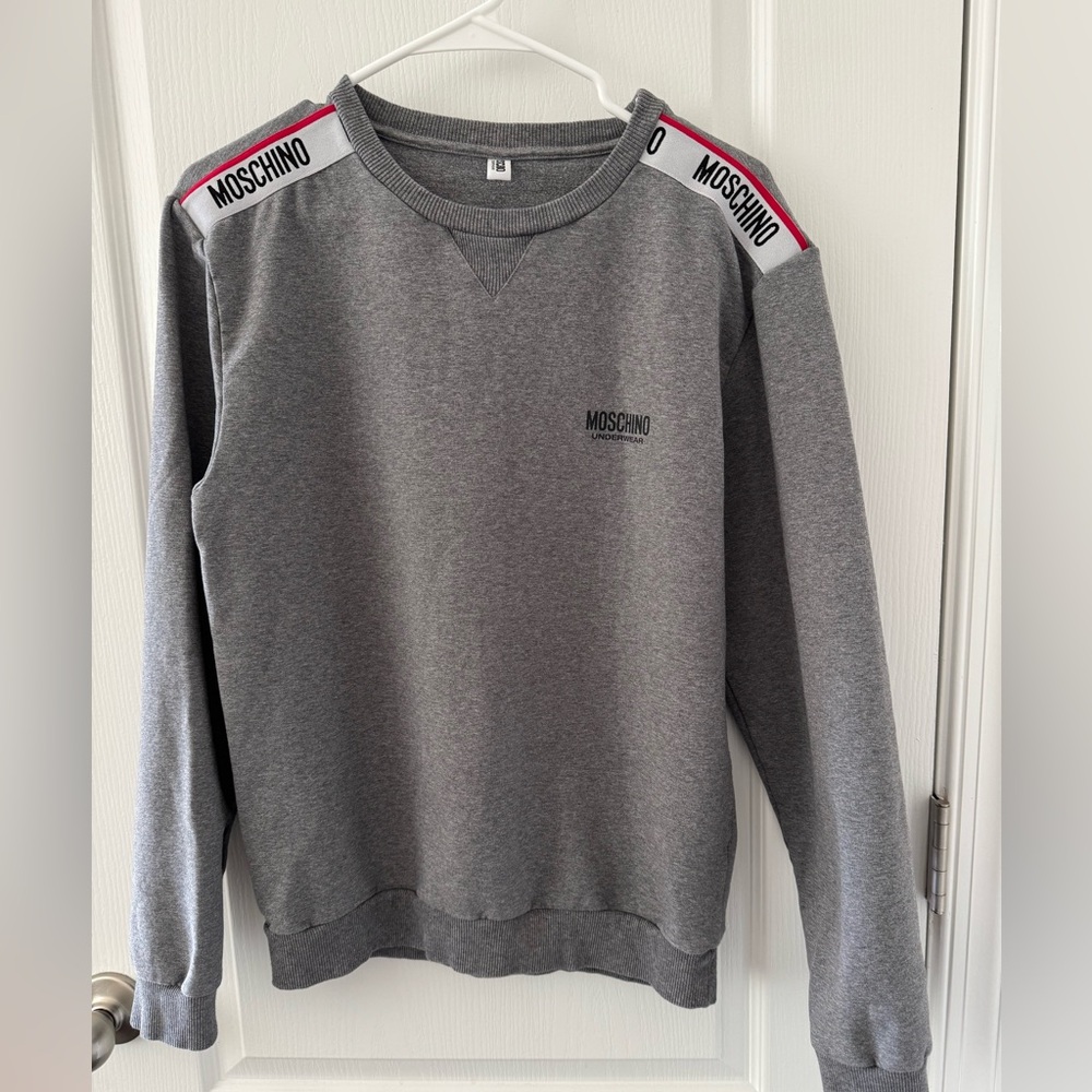 Moschino sweatshirt